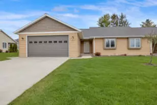 4033 Spring Ct, Sheboygan, WI 53083 - Photo 1