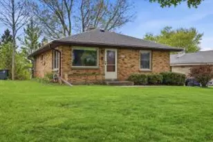10035 W Highwood Ave, Wauwatosa, WI 53222 - Photo 1