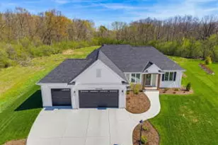 W144N11538 Wrenwood Dr, Germantown, WI 53022 - Photo 1