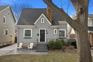 5961 N Kent Ave, Whitefish Bay, WI 53217 - Photo 1