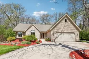 S45W25740 Red Oak Ct, Waukesha, WI 53189 - Photo 1