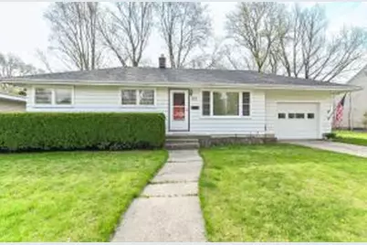 W168N8492  Jacobson Dr, Menomonee Falls, WI 53051 - Photo 1