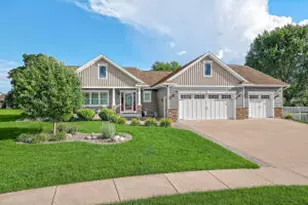 4026 Pineview St, Onalaska, WI 54650 - Photo 1
