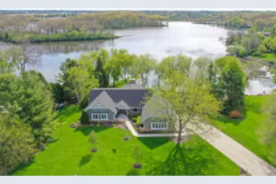 5025  Riverside Rd, Racine, WI 53185 - Photo 1