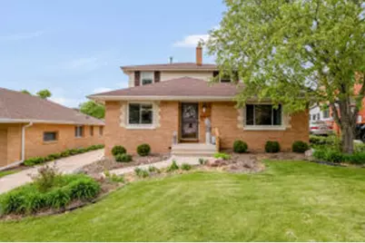 10422 W Hillside Ave, Wauwatosa, WI 53222 - Photo 1