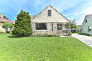 2746 S 77th St, West Allis, WI 53219 - Photo 1