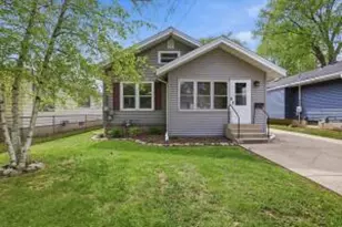 122 Tenny Ave, Waukesha, WI 53186 - Photo 1