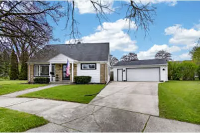 3206  Lakeview Cir, Racine, WI 53402 - Photo 1