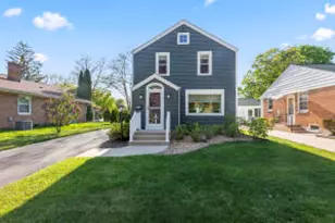 126 N Maple Terrace, Oconomowoc, WI 53066 - Photo 1