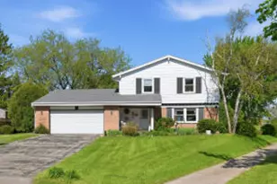 1180 Dorchester Dr, Oconomowoc, WI 53066 - Photo 1