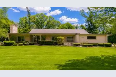 6732 N Holly Ct, Fox Point, WI 53217 - Photo 1