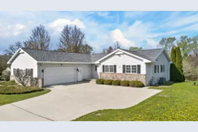 914  Hawthorne Dr, Howards Grove, WI 53083 - Photo 1