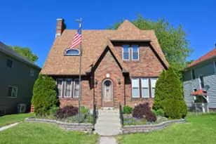 2040 St Clair St, Racine, WI 53402 - Photo 1