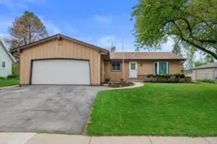 1507 Mohawk Ln, Waukesha, WI 53186 - Photo 1