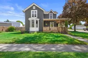 520 Freeman St, Genoa City, WI 53128 - Photo 1