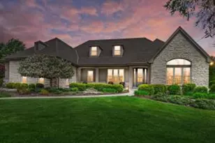 2150 Old Lantern Cir, Delafield, WI 53018 - Photo 1