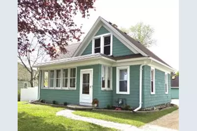 913 E Washington St, West Bend, WI 53095 - Photo 1