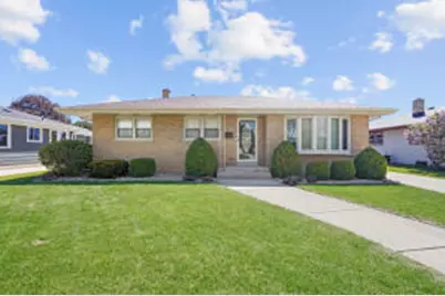 2021  18th Ave, Kenosha, WI 53140 - Photo 1