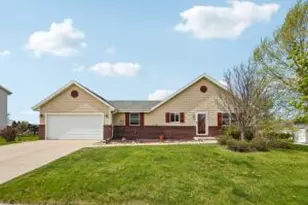 1112 Durango Dr, Hartford, WI 53027 - Photo 1