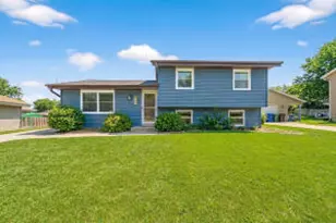 8620 S Riverton Rd, Oak Creek, WI 53154 - Photo 1