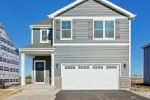 7122 Oakmont Rd, Racine, WI 53403 - Photo 1