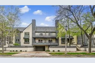 2555 N Lake Dr, Milwaukee, WI 53211 - Photo 1