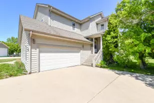 N27W26410 Christian Ct, Pewaukee, WI 53072 - Photo 1