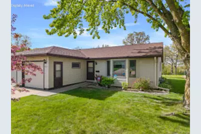 813  Sprague St, Caledonia, MN 55921 - Photo 1
