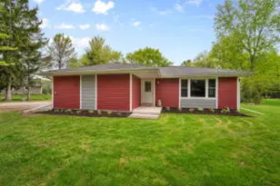 3013 El Camino Dr, Jackson, WI 53012 - Photo 1