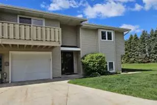 6440 S Crabapple Ct, Oak Creek, WI 53154 - Photo 1