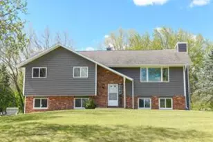 4107 Scarborough Dr, Richfield, WI 53076 - Photo 1