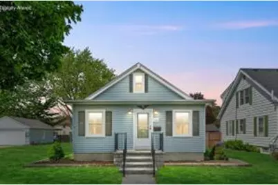 118 W Roberta Ave, Waukesha, WI 53186 - Photo 1
