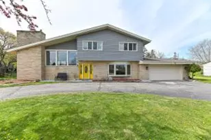 8947 N Santa Monica Blvd, Bayside, WI 53217 - Photo 1