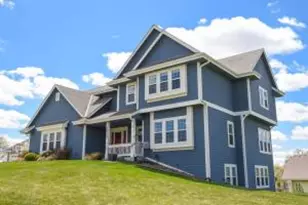 N63W13355 Hummingbird Wy, Menomonee Falls, WI 53051 - Photo 1