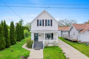 1015 Green St, Manitowoc, WI 54220 - Photo 1
