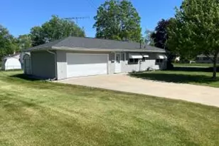 616 Rohda Dr, Racine, WI 53185 - Photo 1
