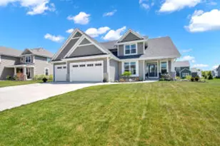 184 Winterberry Ln, Grafton, WI 53024 - Photo 1