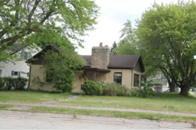 431  Walnut St, Burlington, WI 53105 - Photo 1