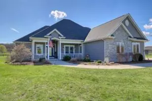 W329S8470 S Oak Tree Dr, Mukwonago, WI 53149 - Photo 1