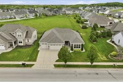 1460  Prairie Creek Blvd, Oconomowoc, WI 53066 - Photo 1