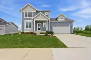 809 S Musket Ridge Dr, Sun Prairie, WI 53590 - Photo 1