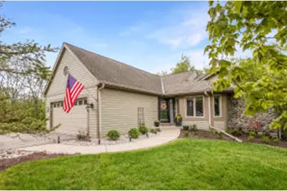 533  White Oak Trl, Hartland, WI 53029 - Photo 1
