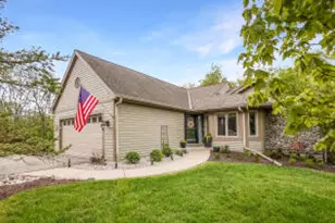 533 White Oak Trail, Hartland, WI 53029 - Photo 1
