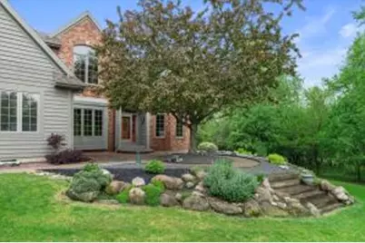 W275N1891  Cabin Creek Ct, Pewaukee, WI 53072 - Photo 1