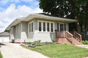 1224 W Lawn Ave, Racine, WI 53405 - Photo 1