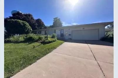 207  Pine St, Caledonia, MN 55921 - Photo 1