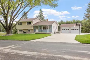 815 Jackson Dr, Cleveland, WI 53015 - Photo 1