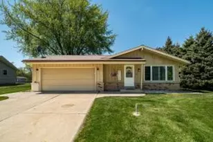 8049 S Waring Dr, Oak Creek, WI 53154 - Photo 1