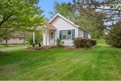 469  Meadowlark Ct, West Bend, WI 53090 - Photo 1