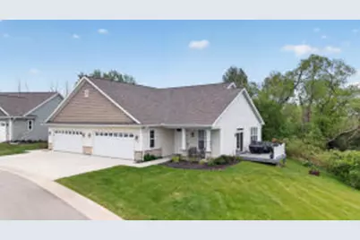 18  Briarknoll Cir, Saukville, WI 53080 - Photo 1